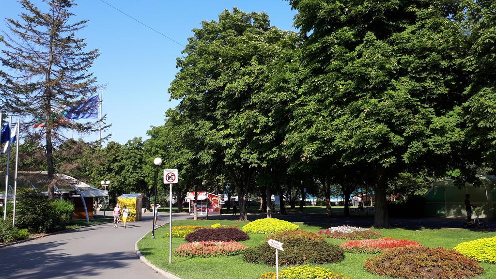 Apartments Flora 1 Burgas City Exterior foto