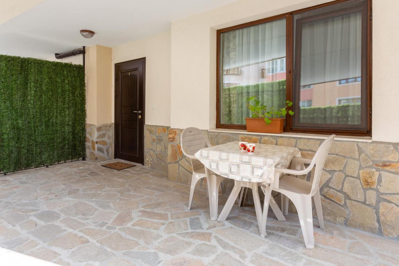 Apartments Flora 1 Burgas City Exterior foto